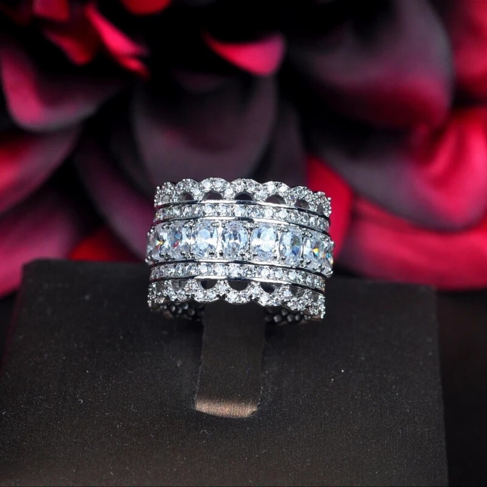 Ring - Picture 3 of 3